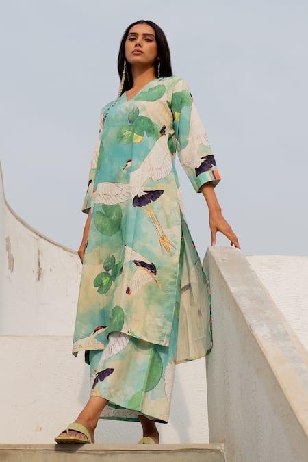 Silai Studio_Green Cotton V-neck Crane Print Kurta With Pant _Online_at_Aza_Fashions