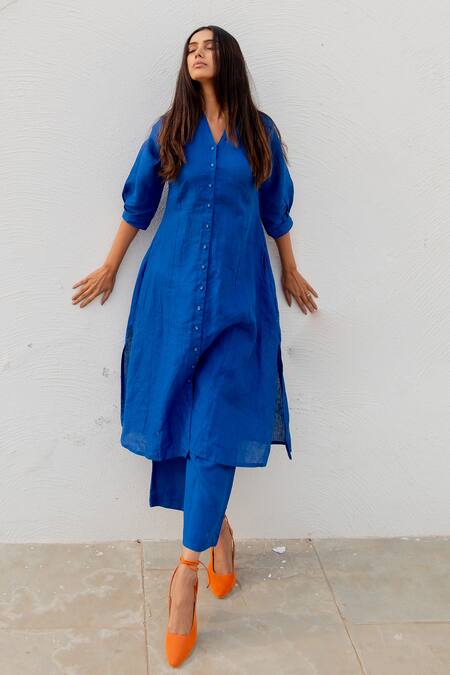 Buy_Silai Studio_Blue Linen V-neck Solid Kurta With Pant 
