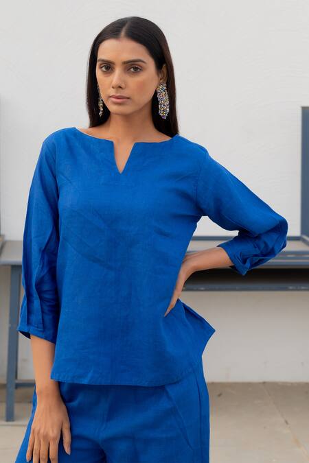 Buy_Silai Studio_Blue Linen Split V-neck Solid Top With Pant_Online_at_Aza_Fashions