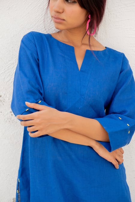 Silai Studio_Blue Linen Threadwork Notched Straight Kurta  _at_Aza_Fashions