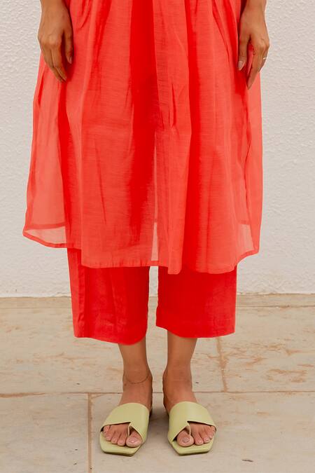Silai Studio_Red Chanderi Round Neck Pleated Bodice Kurta With Pant_at_Aza_Fashions