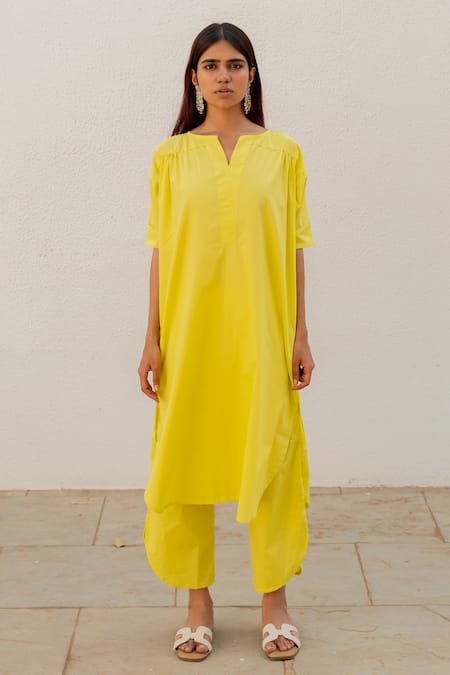 Silai Studio_Yellow Poplin Solid Notched Kurta With Pant  _Online_at_Aza_Fashions