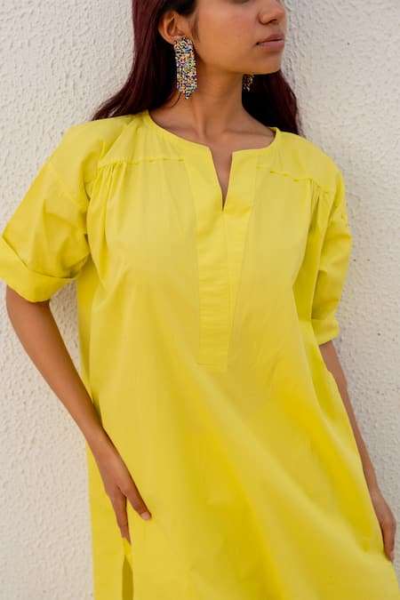 Shop_Silai Studio_Yellow Poplin Solid Notched Kurta With Pant  _Online_at_Aza_Fashions