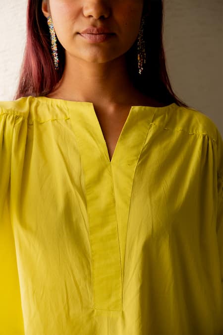 Silai Studio_Yellow Poplin Solid Notched Kurta With Pant  _at_Aza_Fashions