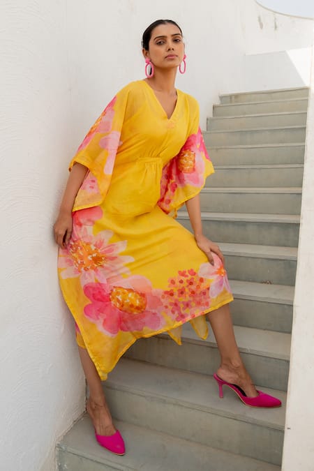 Silai Studio_Yellow Chanderi Embroidery V-neck Floral Print Kaftan _at_Aza_Fashions