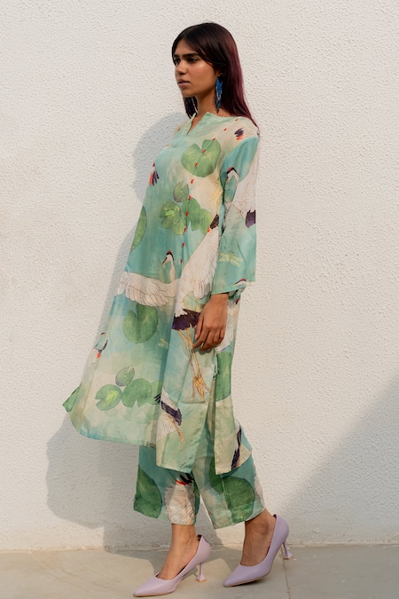 Shop Silai Studio Green Silk, Voile Embroidery Split V-neck Leaf Print Kurta Online at Aza Fashions Shop_Silai Studio_Green Silk, Voile Embroidery Split V-neck Leaf Print Kurta _Online_at_Aza_Fashions