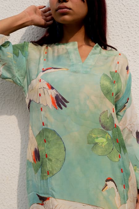 Silai Studio Green Silk, Voile Embroidery Split V-neck Leaf Print Kurta at Aza Fashions Silai Studio_Green Silk, Voile Embroidery Split V-neck Leaf Print Kurta _at_Aza_Fashions