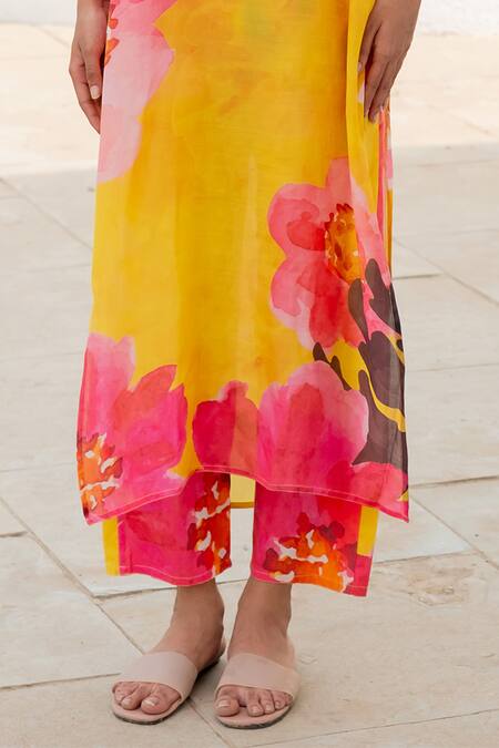 Shop Silai Studio Yellow Silk, Voile Split V-neck Watercolour Print Kurta With Pant Online at Aza Fashions Shop_Silai Studio_Yellow Silk, Voile Split V-neck Watercolour Print Kurta With Pant _Online_at_Aza_Fashions