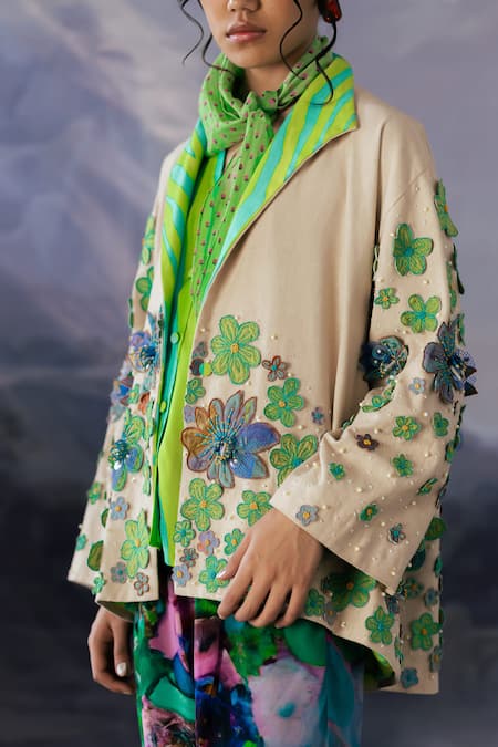 Buy_Yavi_Cream Canvas Sequins, Applique Collared Accord Floral Embroidered Jacket _Online_at_Aza_Fashions