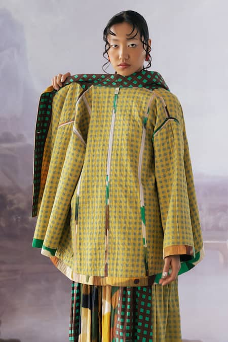 Shop Yavi Green Cotton Collared Ada Reversible Quilted Jacket Online at Aza Fashions Shop_Yavi_Green Cotton Collared Ada Reversible Quilted Jacket _Online_at_Aza_Fashions