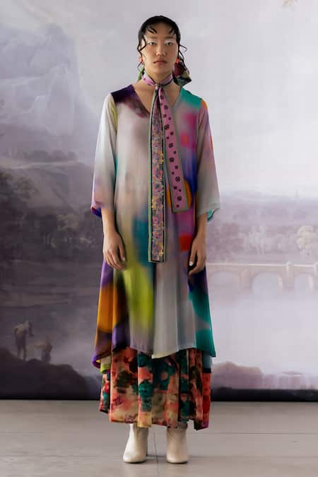 Buy Yavi Multi Color Crepe V-neck Aria Box Pleat Printed Midi Dress Online at Aza Fashions Buy_Yavi_Multi Color Crepe V-neck Aria Box Pleat Printed Midi Dress _Online_at_Aza_Fashions