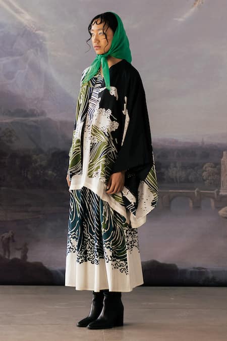 Shop Yavi White Handloom Cotton Avery Hakussai Waves Printed Flared Skirt at Aza Fashions Shop_Yavi_White Handloom Cotton Avery Hakussai Waves Printed Flared Skirt _at_Aza_Fashions