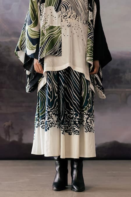 Yavi White Handloom Cotton Avery Hakussai Waves Printed Flared Skirt Online at Aza Fashions Yavi_White Handloom Cotton Avery Hakussai Waves Printed Flared Skirt _Online_at_Aza_Fashions