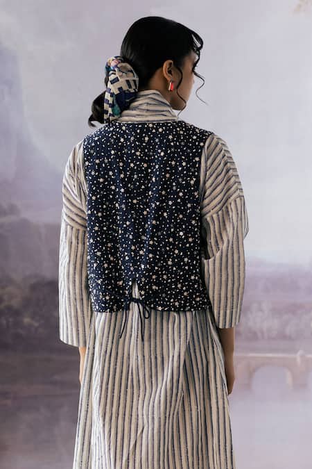 Yavi Sol Hand Embroidered Waist Coat 