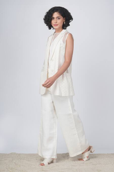 Arcvsh By Pallavi Singh Ivory Chanderi, Linen Embroidery V-neck Bara Jacket And Pant Set at Aza Fashions Arcvsh By Pallavi Singh_Ivory Chanderi, Linen Embroidery V-neck Bara Jacket And Pant Set _at_Aza_Fashions