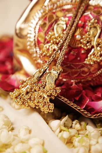 Buy_5elements_Gold Hand Embroidery Floral Potli Bag 
