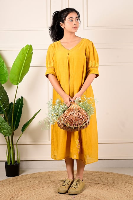 KKANYAAH Leaf Embroidered Midi Dress 