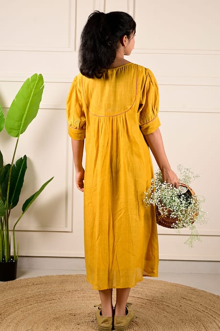 KKANYAAH Leaf Embroidered Midi Dress 