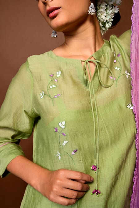 KKANYAAH Green Handloom , Silk, Embroidery Keyhole Blossom Kurta Pant Set at Aza Fashions KKANYAAH_Green Handloom , Silk, Embroidery Keyhole Blossom Kurta Pant Set _at_Aza_Fashions