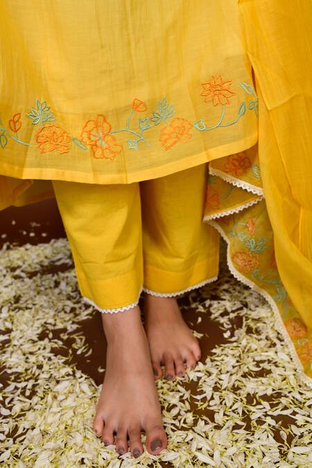 KKANYAAH_Off White Handloom , Silk, Threadwork Shaded Anarkali Pant Set _at_Aza_Fashions