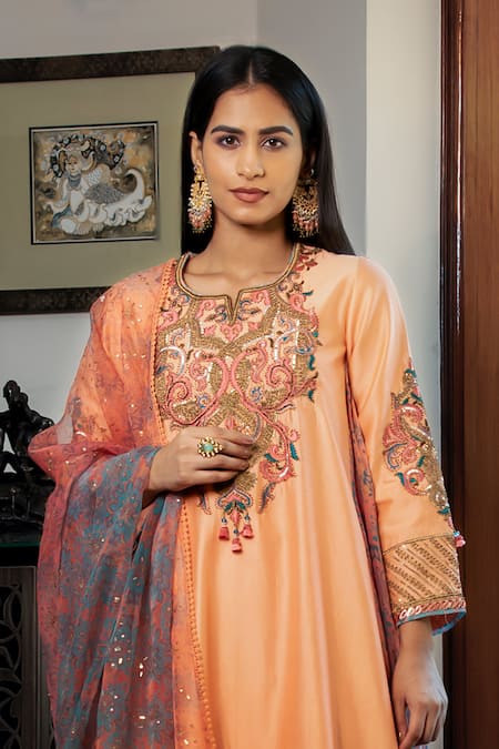 Shashank Arya Peach Organza, Chanderi, Crepe, Thread Swirl Asymmetric Kurta Dhoti Pant Set Online at Aza Fashions Shashank Arya_Peach Organza, Chanderi, Crepe, Thread Swirl Asymmetric Kurta Dhoti Pant Set _Online_at_Aza_Fashions