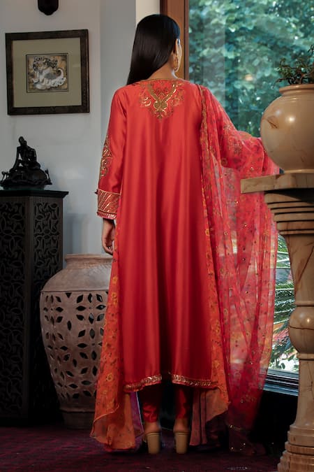 Shop Shashank Arya Red Organza, Chanderi, Crepe, Swirl Thread Asymmetric Kurta Dhoti Pant Set at Aza Fashions Shop_Shashank Arya_Red Organza, Chanderi, Crepe, Swirl Thread Asymmetric Kurta Dhoti Pant Set _at_Aza_Fashions