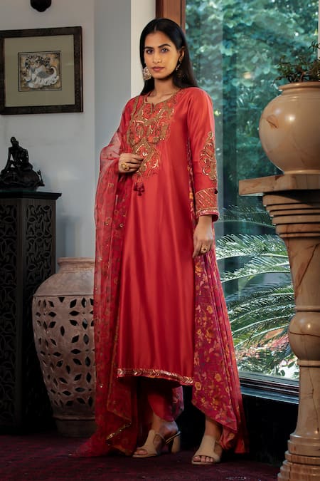 Shashank Arya Red Organza, Chanderi, Crepe, Swirl Thread Asymmetric Kurta Dhoti Pant Set at Aza Fashions Shashank Arya_Red Organza, Chanderi, Crepe, Swirl Thread Asymmetric Kurta Dhoti Pant Set _at_Aza_Fashions