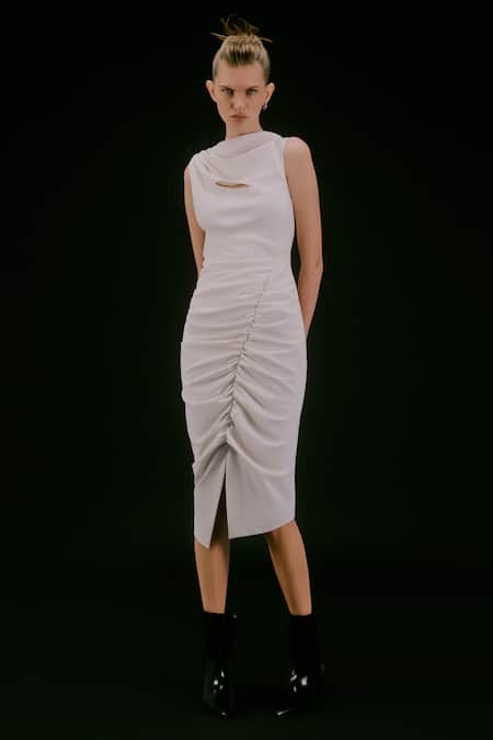 deWAR Stella Ruched Plain Dress 