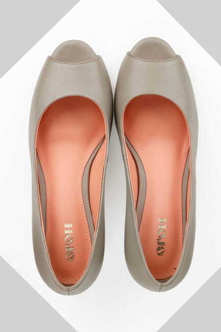 Oroh_Grey Siero Solid Block Heeled Peep Toes_Online_at_Aza_Fashions