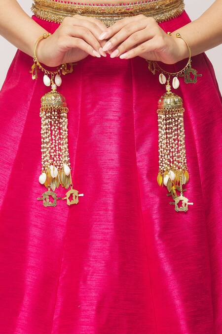 Buy_Vivinia By Vidhi Mehra_Gold Plated Beads Shell Tassel Embellished Pair Of Kaleera Bangles _Online_at_Aza_Fashions