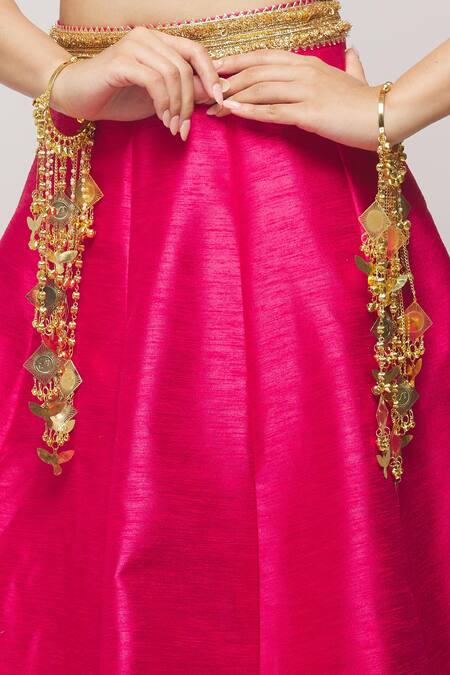 Shop_Vivinia By Vidhi Mehra_Gold Plated Beads, Chains Bird Hanging Charm Pair Of Bangle Kaleeras _Online_at_Aza_Fashions