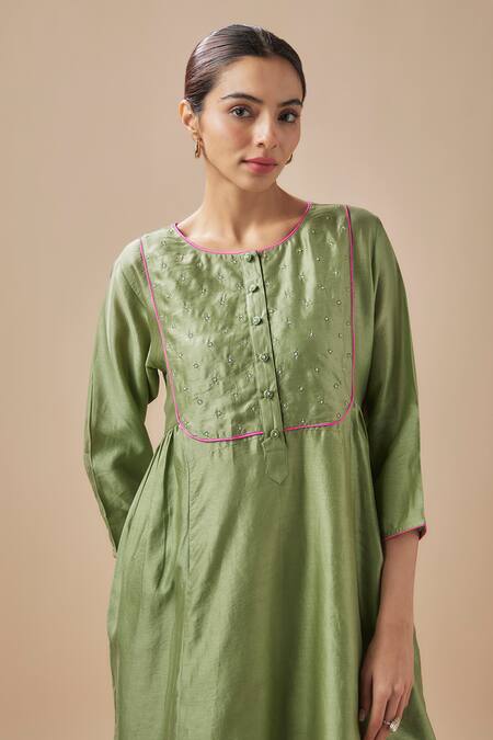 Buy_Cupid Cotton_Green Chanderi Silk, Cotton Embroidery Resham And Aari Floret Yoke Kurta Pant Set _Online_at_Aza_Fashions