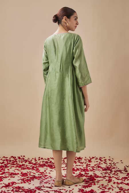 Shop Cupid Cotton Green Chanderi Silk, Cotton Resham And Aari Floret Yoke Kurta With Inner at Aza Fashions Shop_Cupid Cotton_Green Chanderi Silk, Cotton Resham And Aari Floret Yoke Kurta With Inner _at_Aza_Fashions