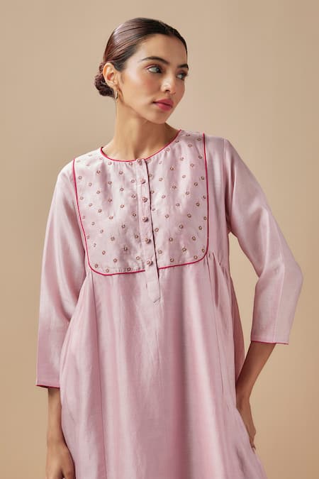 Cupid Cotton Pink Chanderi Silk, Cotton Embroidery Round Resham And Aari Floweret Yoke Kurta Online at Aza Fashions Cupid Cotton_Pink Chanderi Silk, Cotton Embroidery Round Resham And Aari Floweret Yoke Kurta _Online_at_Aza_Fashions