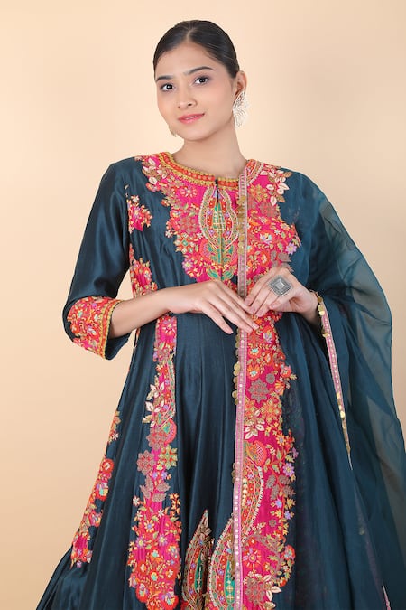 Buy_Debyani + CO_Blue Chiffon Embroidery Round Neck Floral Anarkali With Dupatta 
