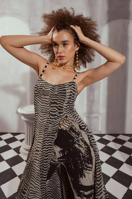 Nikita Mhaisalkar Black Organza, Georgette Sequins Sweetheart Neck Byzantine Print Dress at Aza Fashions Nikita Mhaisalkar_Black Organza, Georgette Sequins Sweetheart Neck Byzantine Print Dress _at_Aza_Fashions