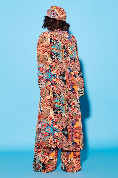 Shop Esha L Amin Multi Color Viscose, Crepe Embroidery V-neck Abstract Geometric Pattern Kurta at Aza Fashions Shop_Esha L Amin_Multi Color Viscose, Crepe Embroidery V-neck Abstract Geometric Pattern Kurta _at_Aza_Fashions