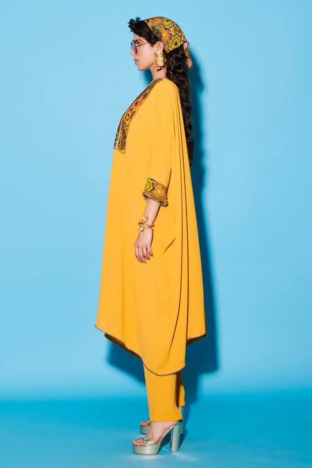 Buy Esha L Amin Yellow Georgette Embroidery V-neck Double Kaftan Kurta Online at Aza Fashions Buy_Esha L Amin_Yellow Georgette Embroidery V-neck Double Kaftan Kurta _Online_at_Aza_Fashions