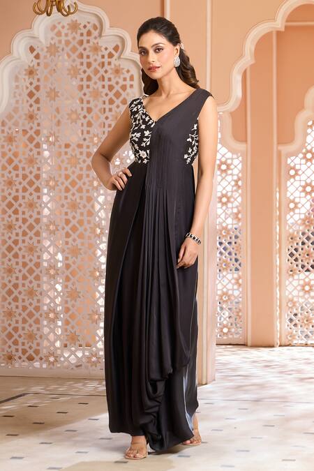 Buy Aariyana Couture Black Modal, Satin, Net Pearls V-neck Floral Jaal Embroidered Saree Gown Buy_Aariyana Couture_Black Modal, Satin, Net Pearls V-neck Floral Jaal Embroidered Saree Gown