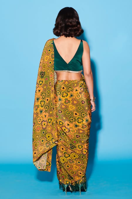 Shop_Esha L Amin_Yellow Viscose, Crepe Pre-draped Pinwheel Print Saree _at_Aza_Fashions