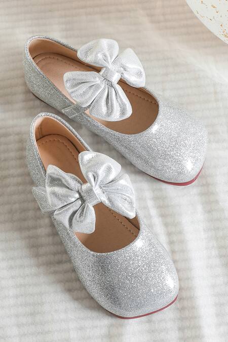 Ninobello_Silver Shiny Bow Embellished Bellies _Online_at_Aza_Fashions