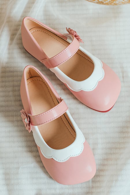 Buy_Ninobello_Pink Flower Embroidered Bellies _Online_at_Aza_Fashions