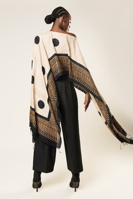 Buy Aeshaane Black Tussar Open Neck Polka Dots Pattern Kaftan Online at Aza Fashions Buy_Aeshaane_Black Tussar Open Neck Polka Dots Pattern Kaftan _Online_at_Aza_Fashions