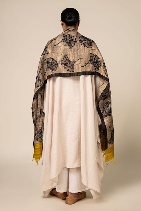 Shop Aeshaane Yellow Tussar Boat Neck Leaf Pattern Contrast Hem Kaftan at Aza Fashions Shop_Aeshaane_Yellow Tussar Boat Neck Leaf Pattern Contrast Hem Kaftan _at_Aza_Fashions