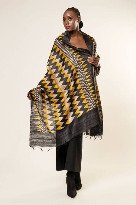 Shop_Aeshaane_Black Tussar V-neck Chevron Pattern Kaftan _Online_at_Aza_Fashions