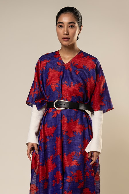 Shop Aeshaane Purple Tussar Boat Neck Abstract Pattern Asymmetric Sleeve Kaftan at Aza Fashions Shop_Aeshaane_Purple Tussar Boat Neck Abstract Pattern Asymmetric Sleeve Kaftan _at_Aza_Fashions