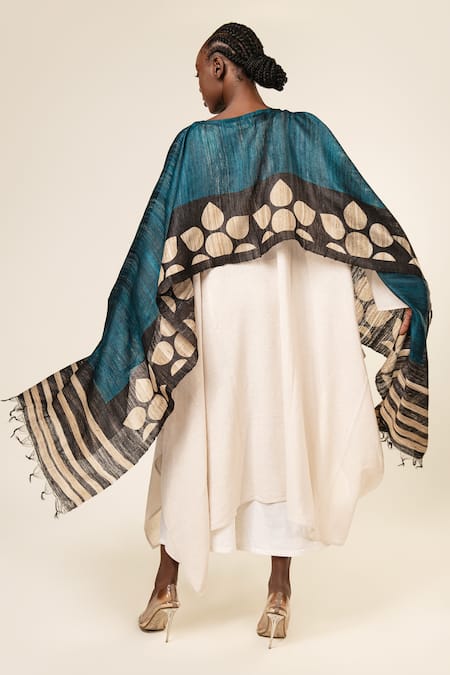 Aeshaane Blue Tussar Boat Neck Geometric Flower Pattern Hem Kaftan at Aza Fashions Aeshaane_Blue Tussar Boat Neck Geometric Flower Pattern Hem Kaftan _at_Aza_Fashions