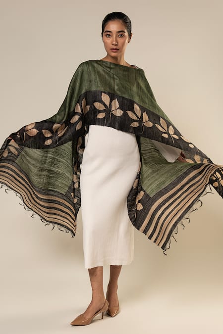 Aeshaane_Green Tussar Round Neck Leaf Pattern Border Kaftan _Online_at_Aza_Fashions