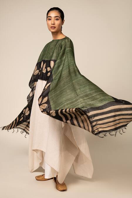 Shop_Aeshaane_Green Tussar Round Neck Leaf Pattern Border Kaftan _Online_at_Aza_Fashions