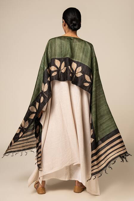 Aeshaane_Green Tussar Round Neck Leaf Pattern Border Kaftan _at_Aza_Fashions